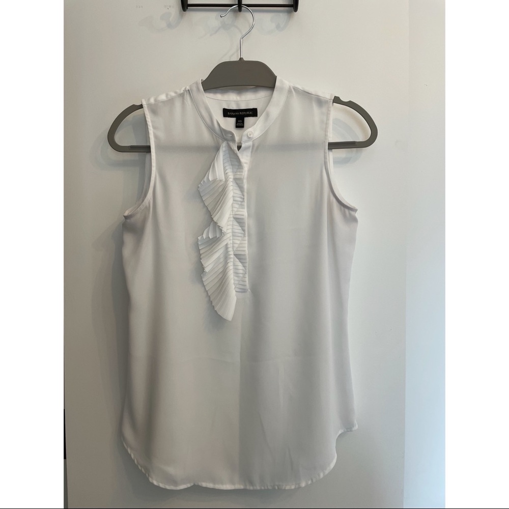 Banana Republic Sleeveless Blouse (White)